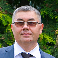 Олег Богданов